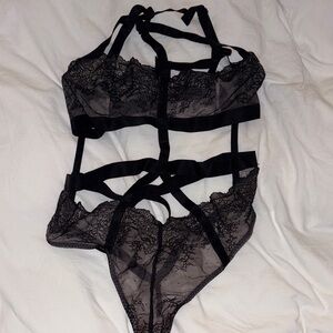 NWOT. VICTORIA SECRET. Elegant Black Lace Lingerie Set